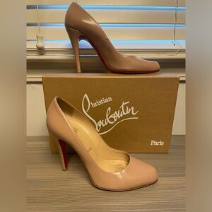 Christian Louboutin Décolleté Nude/Neutral Round Toe Box